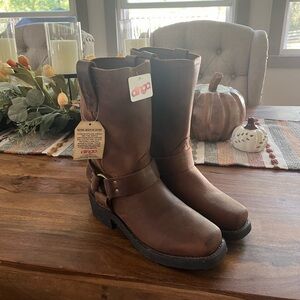 Dingo Learher Harness Brown Boot- NWT- Size 8